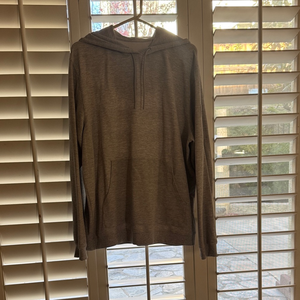 ALO Yoga Hooded Sweater